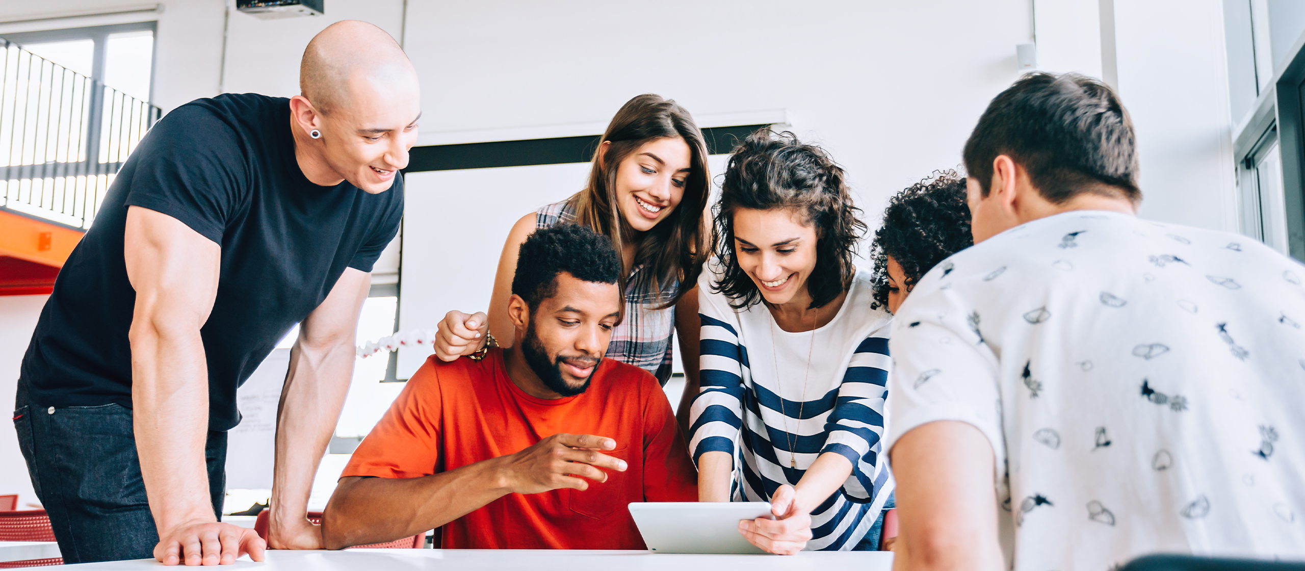 Téléchargez notre nouvelle étude, qui s'appuie sur les réponses de 300 entreprises européennes, pour découvrir comment répondre efficacement aux besoins spécifiques de vos collaborateurs.