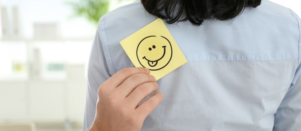 Een kind van 5 lacht gemiddeld 400 keer per dag. Maar hoe ouder we worden, hoe terughoudender ook. Zo lacht een volwassene nog amper 10 tot 15 keer per dag. Dat is heel weinig. Hoe gaat het er op het werk aan toe?