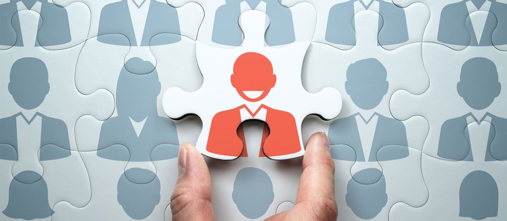 En 2023, 1 recrutement sur 6 s’est soldé par un échec. Dans 35,5 % des cas, le nouveau travailleur s’est fait licencier. Dans 64,5 %, c’est lui qui est parti. Une rupture qui coûterait 35.250 euros de perte par erreur de casting. Réussir le recrutement est donc un enjeu majeur. Découvrez nos 5 conseils pour y arriver.